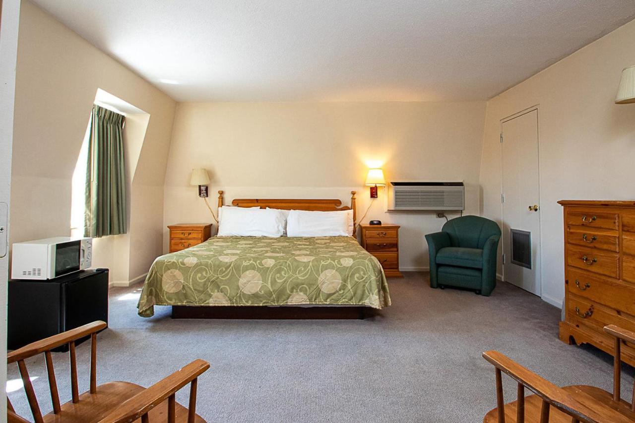 Country Squire Inn And Suites Coshocton Ngoại thất bức ảnh