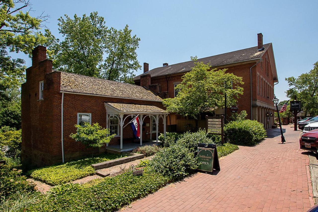 Country Squire Inn And Suites Coshocton Ngoại thất bức ảnh