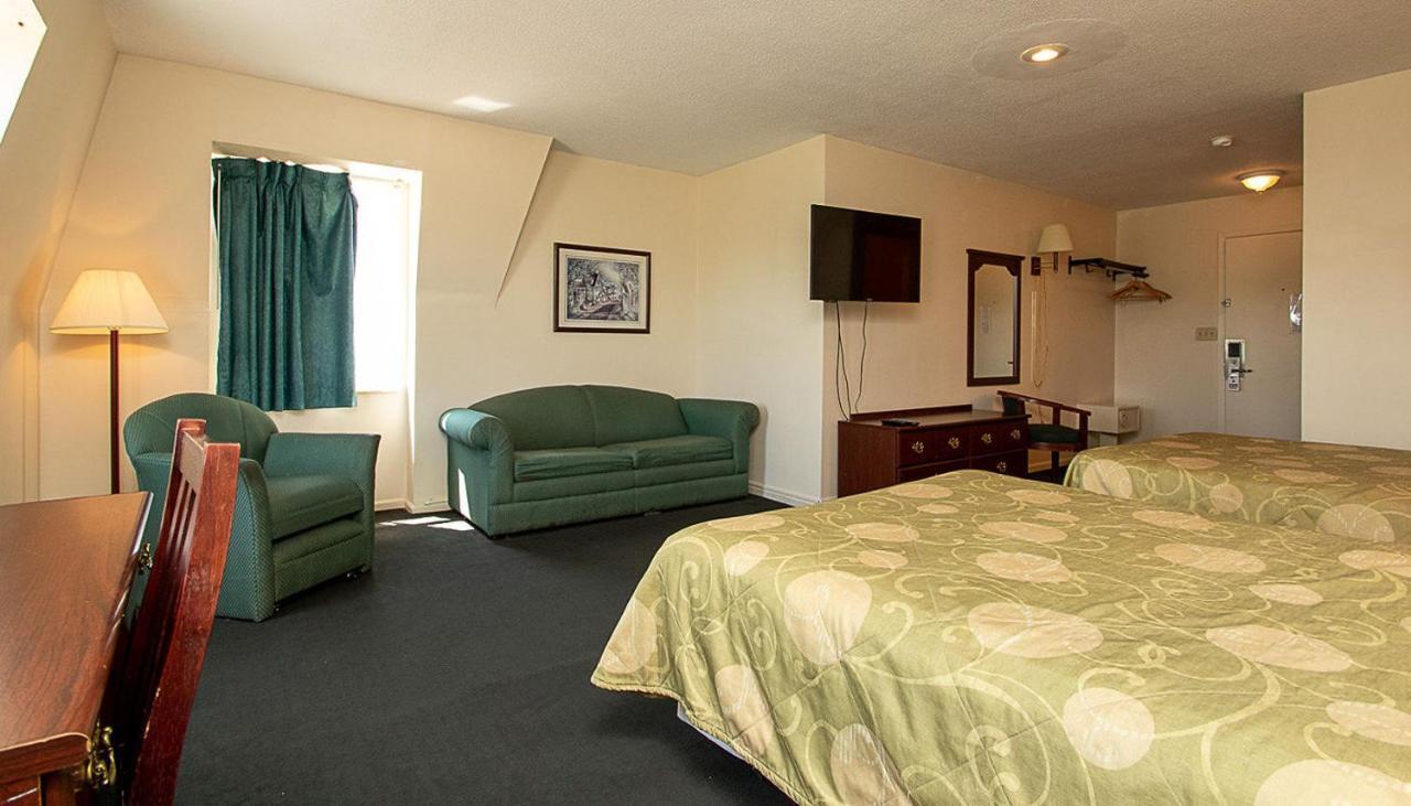 Country Squire Inn And Suites Coshocton Ngoại thất bức ảnh
