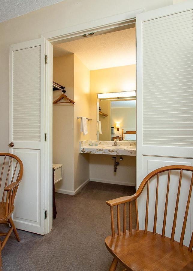Country Squire Inn And Suites Coshocton Ngoại thất bức ảnh